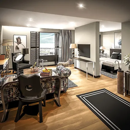 Clarion Aviapolis 4*